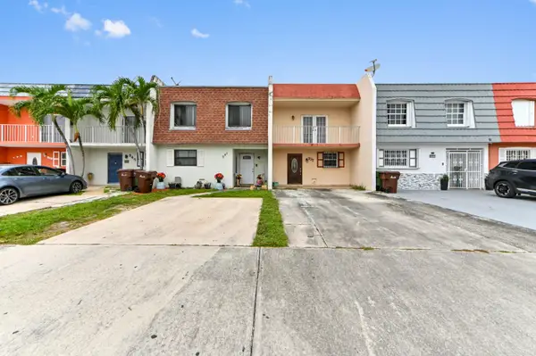 941 W 80th Place, Hialeah, FL 33014