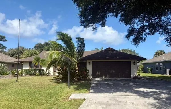 2429 SE Betty Road, Port St Lucie, FL 34952