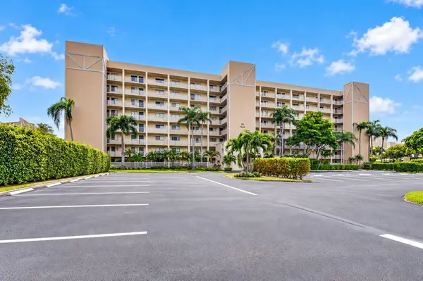7240 Huntington Lane #806, Delray Beach, FL 33446