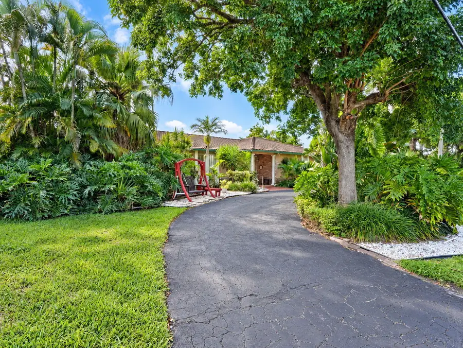 937 W Tropical Way, Plantation, FL 33317 - #2