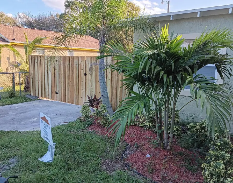 426 N 19th Street, Fort Pierce, FL 34950 - #3