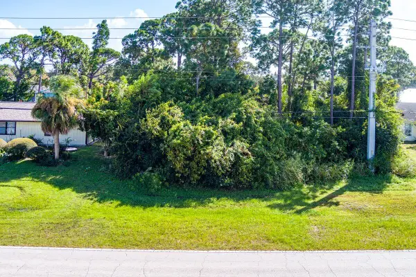 958 SW California Boulevard, Port St Lucie, FL 34953