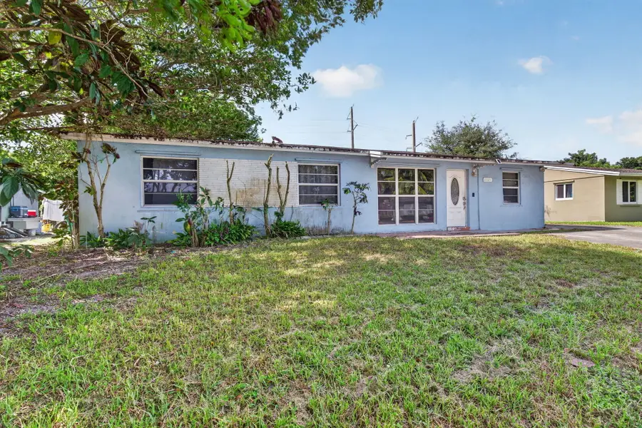 2321 SW 50th Avenue, Fort Lauderdale, FL 33317 - #3