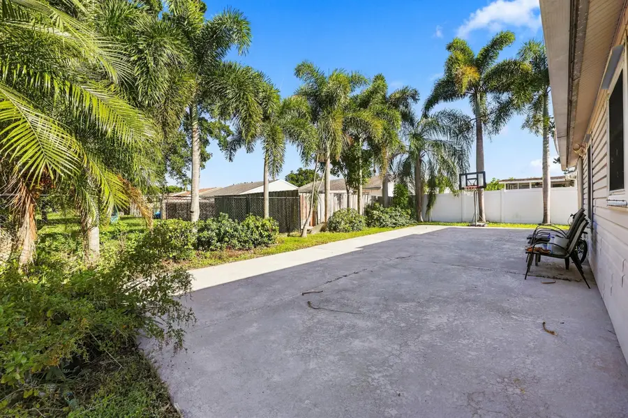 5215 Canal Circle W, Lake Worth, FL 33467 - #3