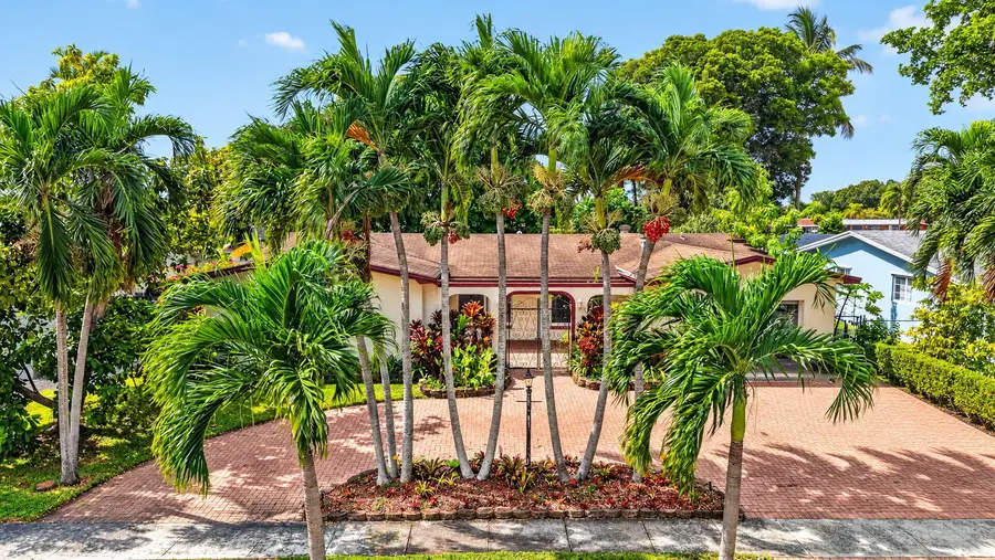 1960 NW 107th Avenue, Pembroke Pines, FL 33026 - #2