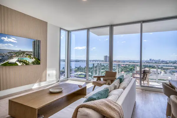 220 Lake Shore Drive #1207, West Palm Beach, FL 33403