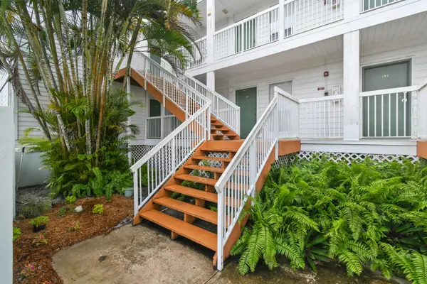 180 Cypress Point Drive #180, Palm Beach Gardens, FL 33418