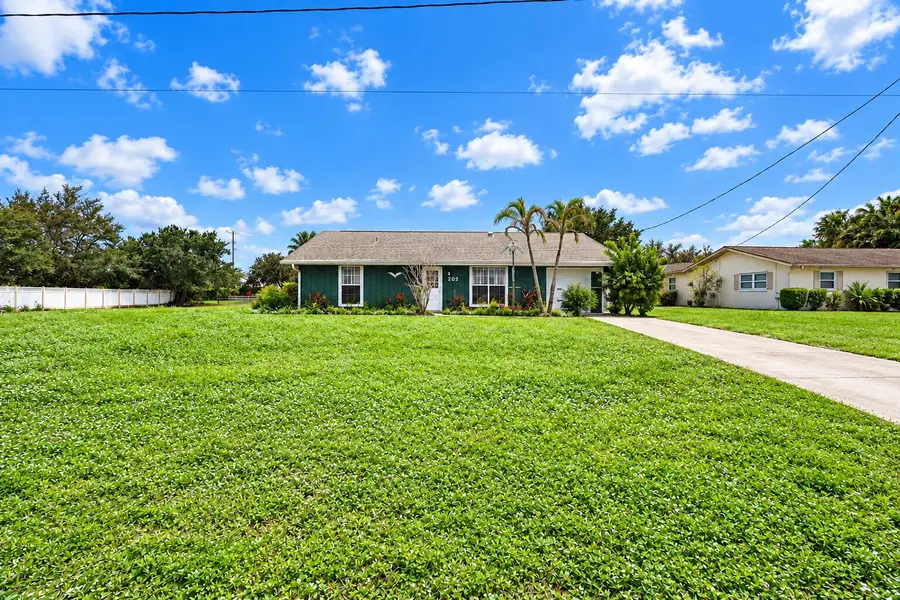 202 SW Oakridge Drive, Port Saint Lucie, FL 34984 - #2