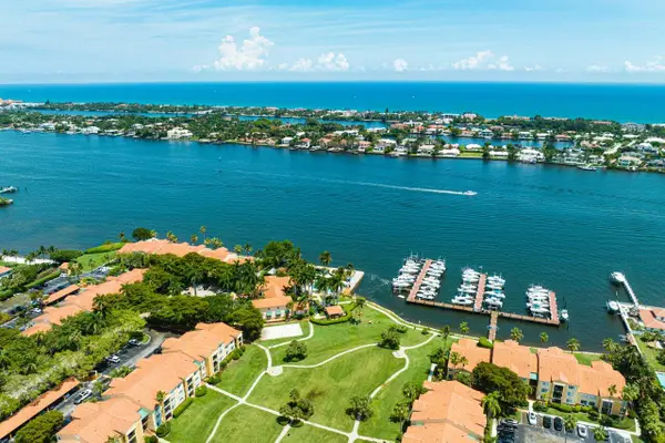 135 Yacht Club Way #209, Hypoluxo, FL 33462