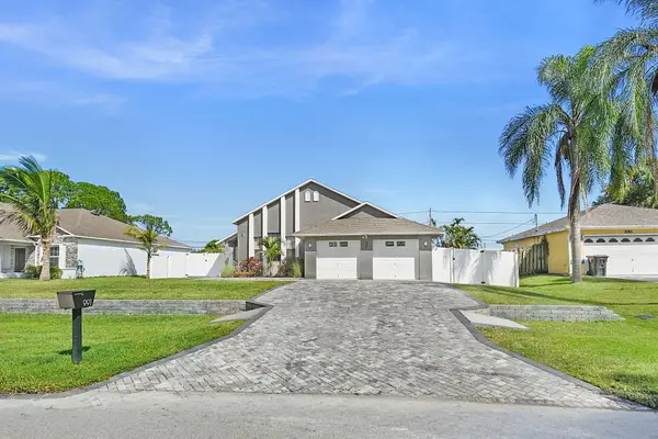 991 SW Consolata Avenue, Port St Lucie, FL 34953