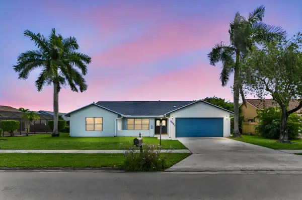 8621 Winnipesaukee Way, Lake Worth, FL 33467