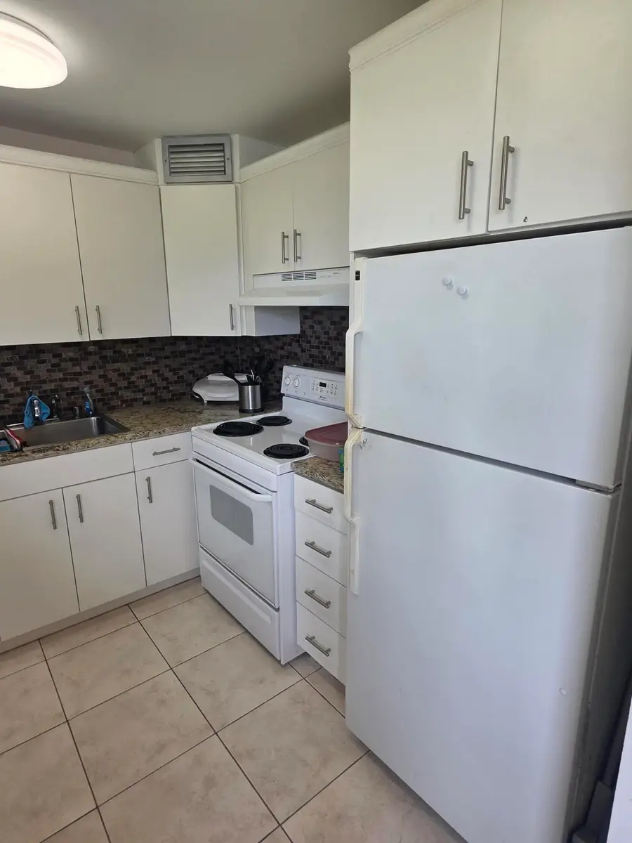 241 Southampton C, West Palm Beach, FL 33417 - #2