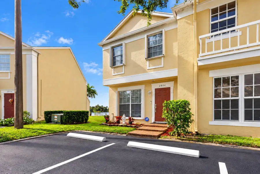 2844 S Edgehill Lane #2844, Hollywood, FL 33026 - #2