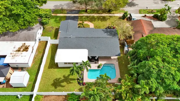 2000 NW 117th Terrace, Pembroke Pines, FL 33026
