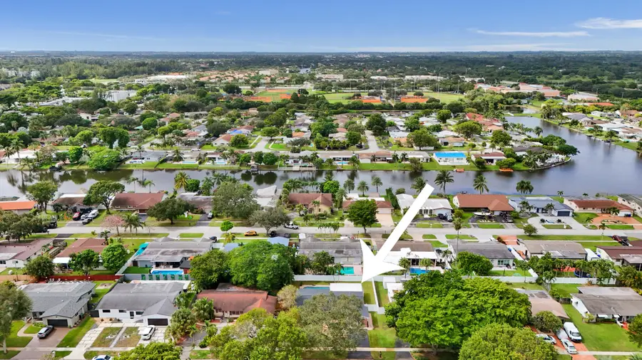 2000 NW 117th Terrace, Pembroke Pines, FL 33026 - #2