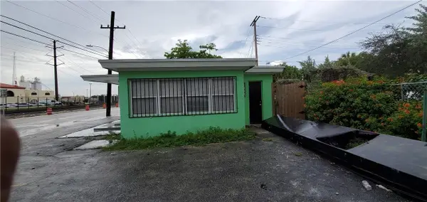 Address Withheld By Seller, West Palm Beach, FL 33401