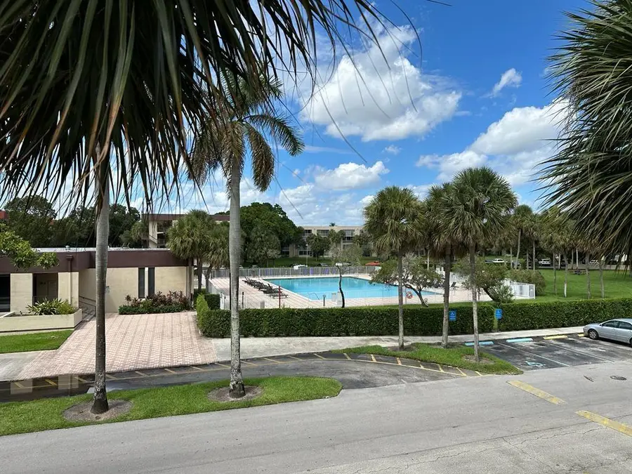 3121 NW 47th Ter #301, Lauderdale Lakes, FL 33319 - Image #2