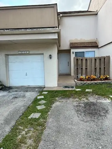 Address Withheld By Seller, Plantation, FL 33324 - Image #2