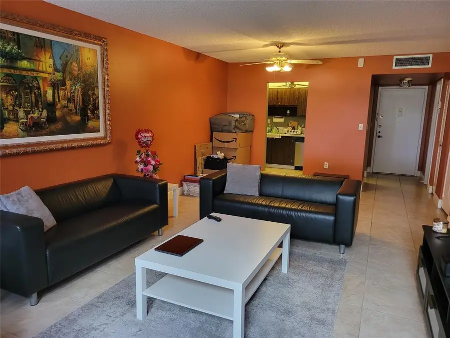 1400 Saint Charles Place #211, Pembroke Pines, FL 33026 - Image #3