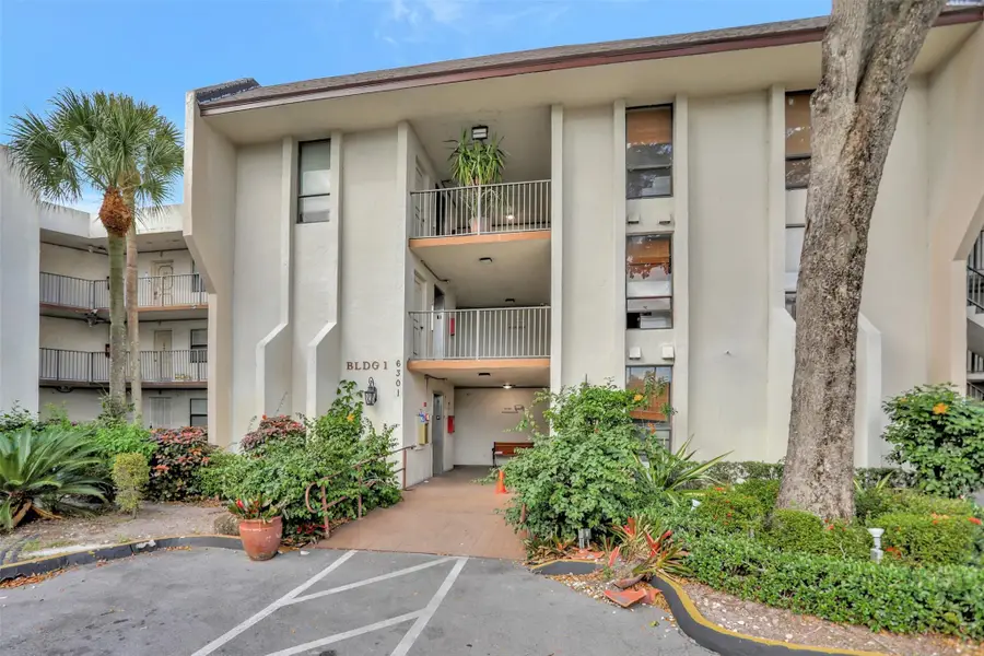 6301 N University Dr #319, Tamarac, FL 33321 - Image #3