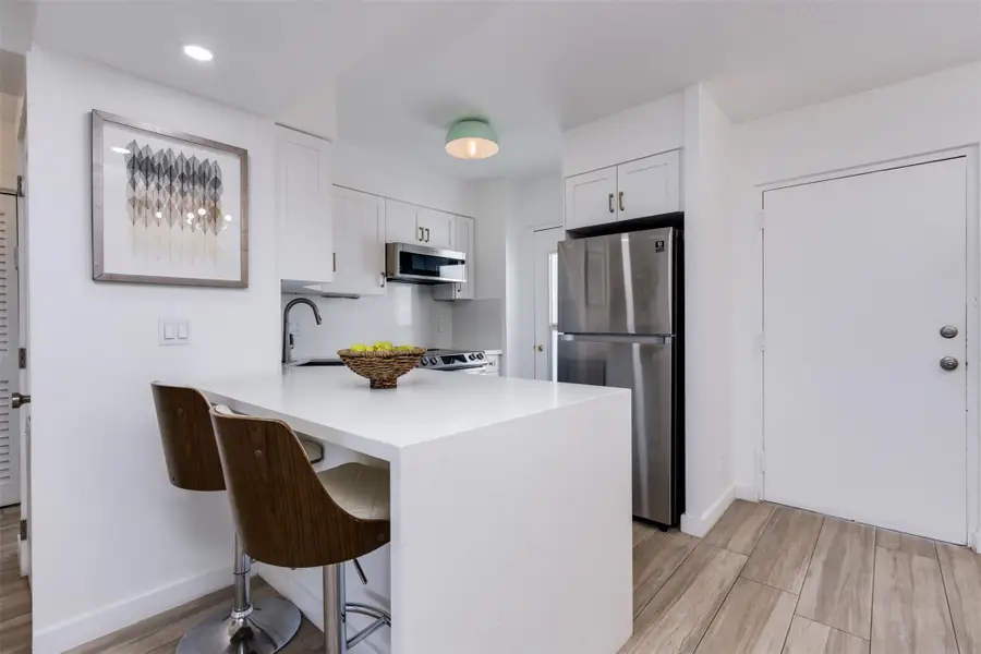 2555 NE 11th St #503, Fort Lauderdale, FL 33304 - Image #3