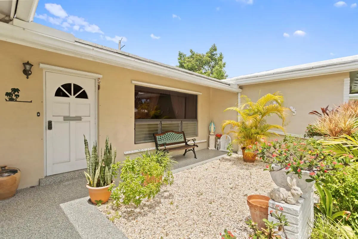 1577 NE 49th St, Oakland Park, FL 33334 - Image #1