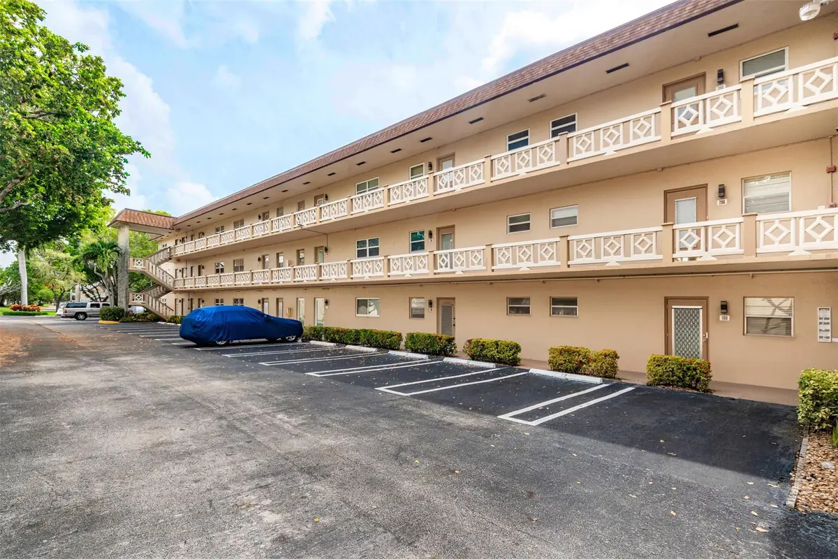 3430 NW 52nd Ave #102, Lauderdale Lakes, FL 33319 - Image #1