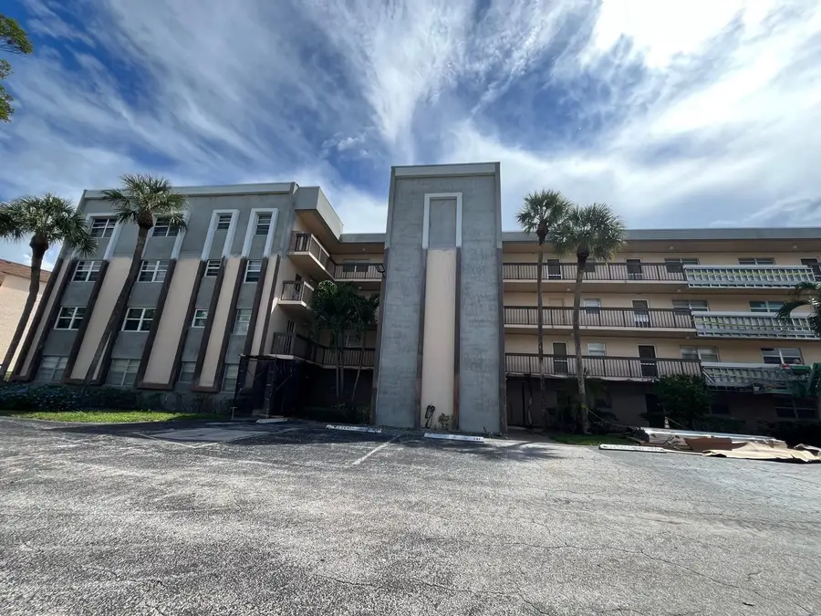 6300 NW 2nd Ave #206, Boca Raton, FL 33487 - Image #2