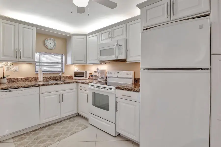 8930 S Hollybrook Blvd #201, Pembroke Pines, FL 33025 - Image #2