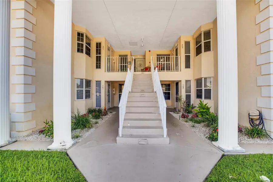500 Grove Isle Circle #202, Vero Beach, FL 32962 - Image #2