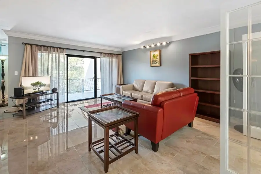 6010 S Falls Circle Dr #405, Lauderhill, FL 33319 - Image #3