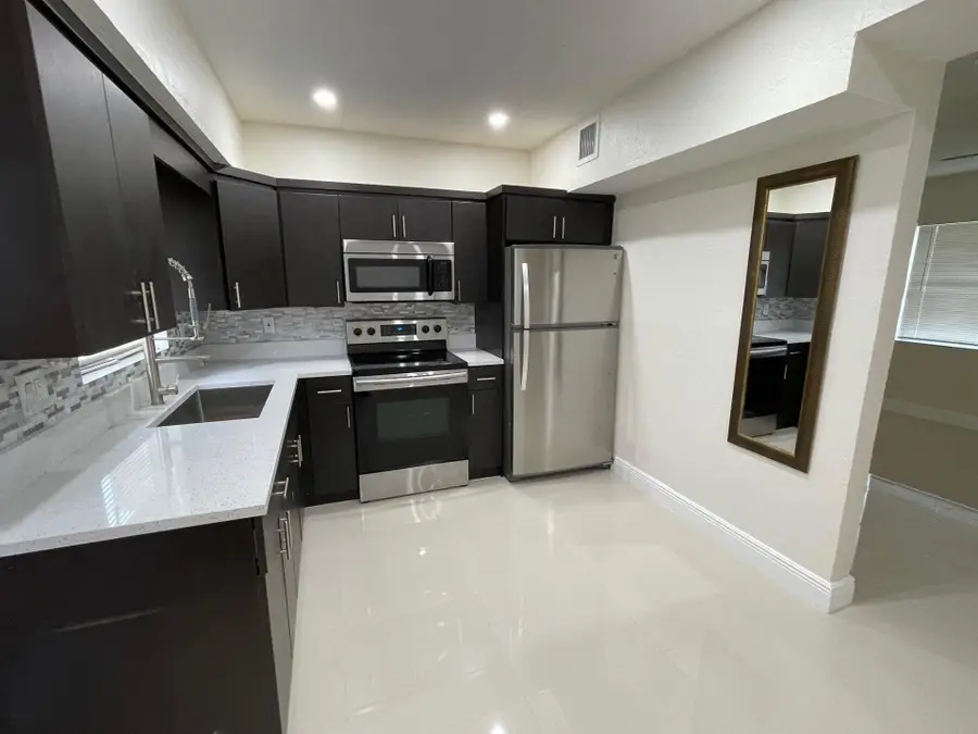 1809 NW 13th Ct, Fort Lauderdale, FL 33311 - Image #3