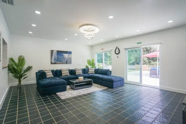 3150 Calle Largo Drive, Hollywood, FL 33021