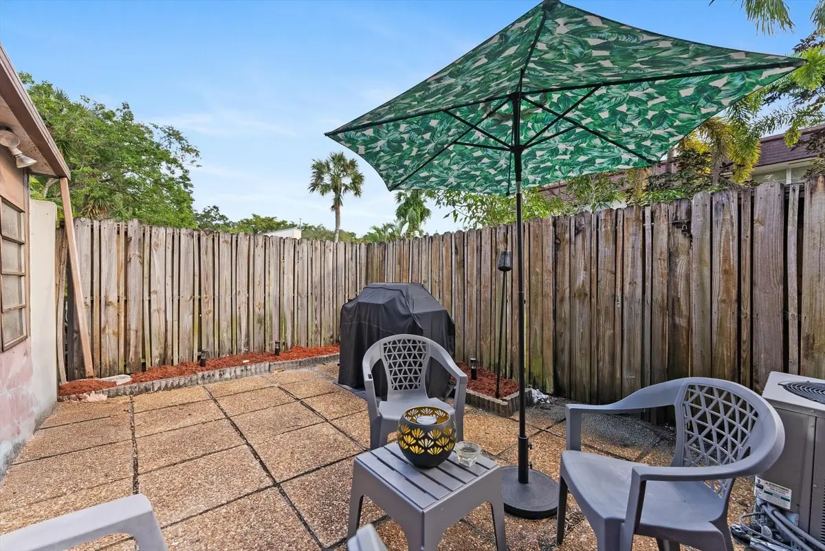 3320 Simms St #11C, Hollywood, FL 33021 - Image #1