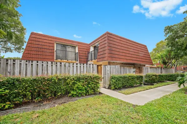 703 NW 98th Cir #703, Plantation, FL 33324