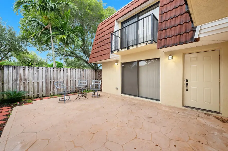 703 NW 98th Cir #703, Plantation, FL 33324 - Image #2