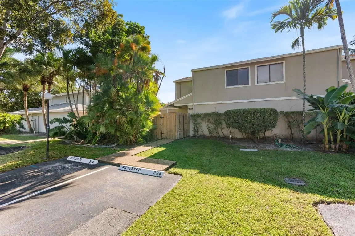 722 NW 132nd Terrace #722, Plantation, FL 33325 - Image #1