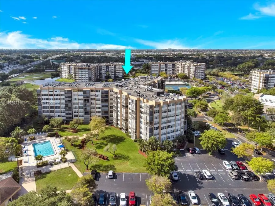 1300 Saint Charles Place #522, Pembroke Pines, FL 33026 - Image #2