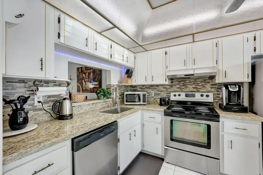 3551 Inverrary Dr #110, Lauderhill, FL 33319 - Image #3