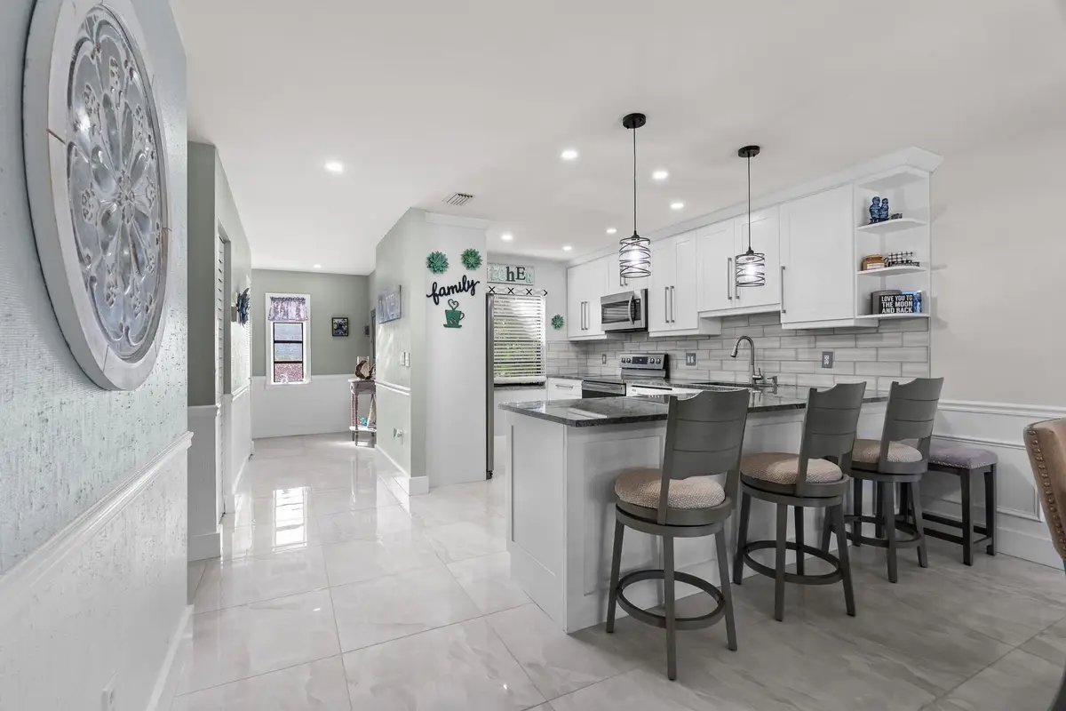 21215 Lago Cir #F, Boca Raton, FL 33433 - Image #1