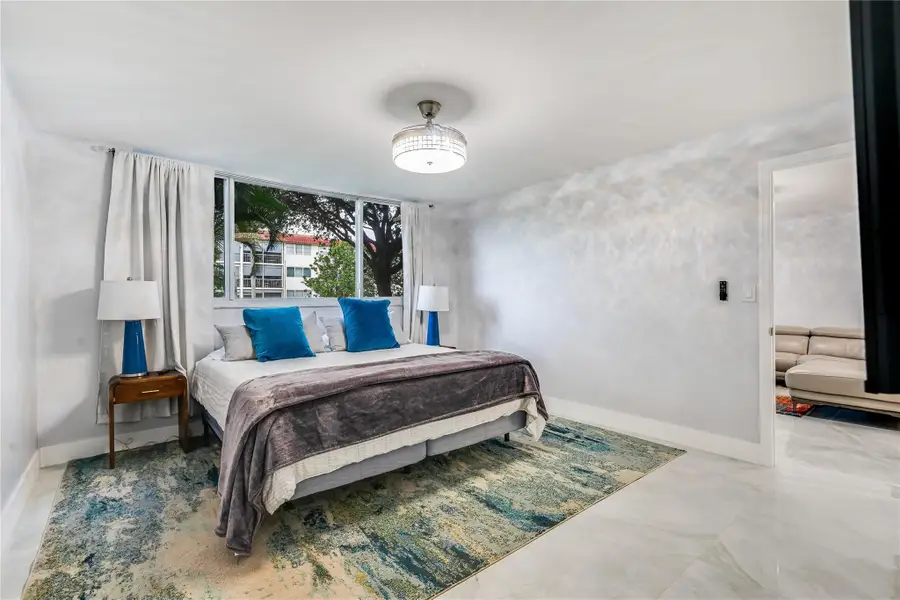 9523 S Hollybrook Lake Dr #102, Pembroke Pines, FL 33025 - Image #3