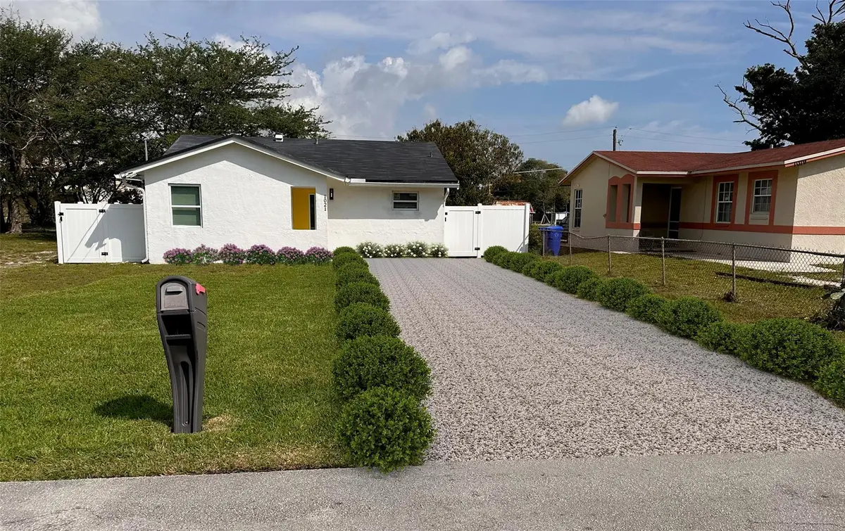 1021 NW 5th Ct, Fort Lauderdale, FL 33311 - Image #1