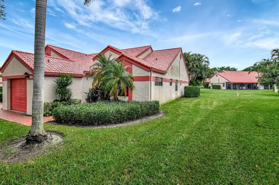7704 Lexington Club Boulevard #B, Delray Beach, FL 33446 - Image #2