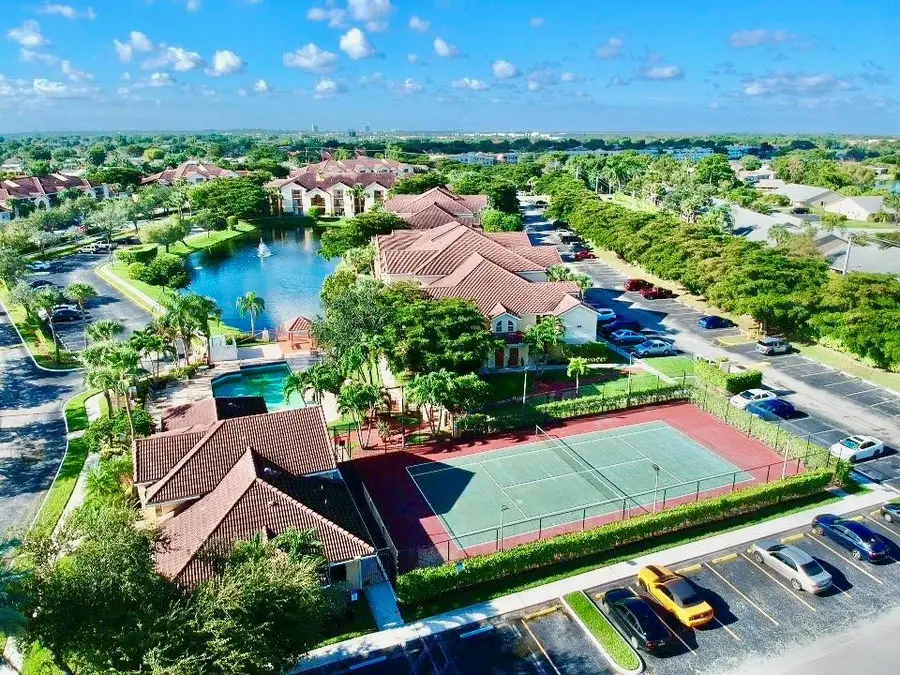 7670 Westwood Dr #718, Tamarac, FL 33321 - Image #2