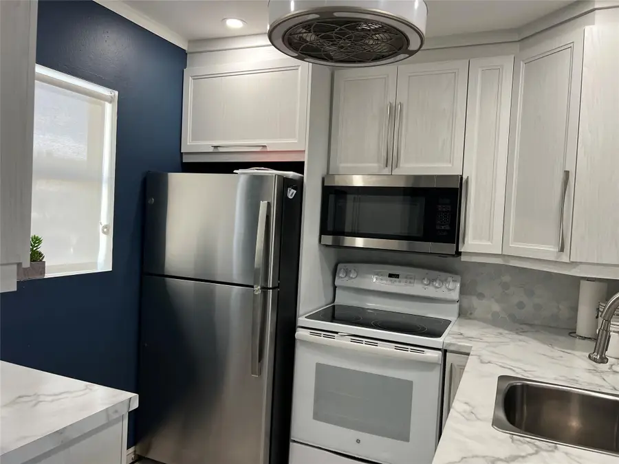 3505 NW 48th Ave #507-N, Lauderdale Lakes, FL 33319 - Image #3