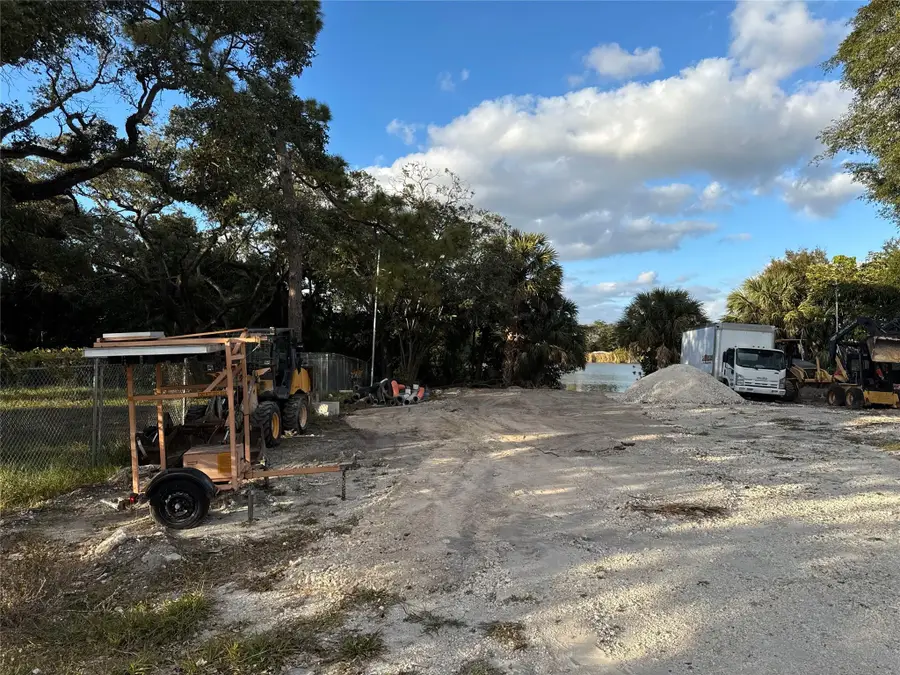 2541 SW 36th St, Fort Lauderdale, FL 33312 - Image #2