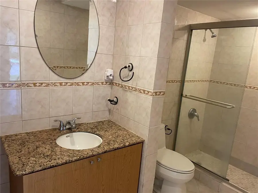 771 NE 199th St #105, Miami, FL 33179 - Image #2