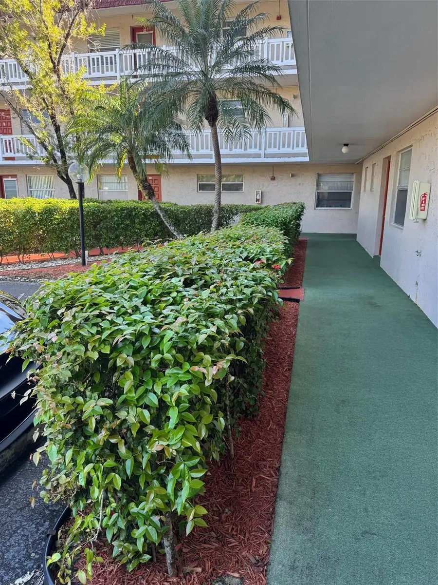 3774 Inverrary Blvd #106P, Lauderhill, FL 33319 - Image #2