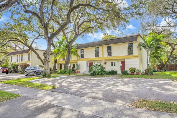 3300 Atlanta St #15F, Hollywood, FL 33021