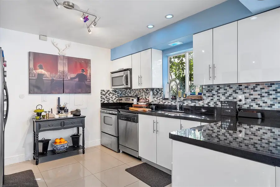 1322 Johnson St, Hollywood, FL 33019 - Image #3